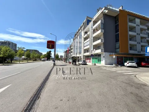 Rent, one bedroom apartment, 40m², Pobrežje, Podgorica - image 15