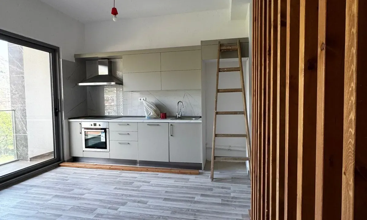 Prodaja, jednosoban stan, 40m², Centar, Bar