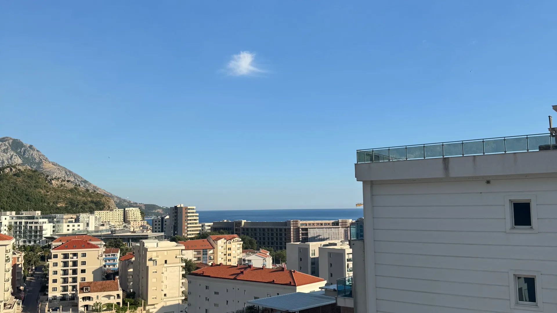 Sale, two bedroom apartment, 74m², Bečići, Budva