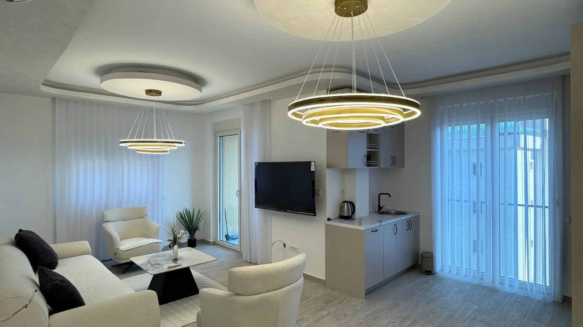 Sale, two bedroom apartment, 74m², Bečići, Budva