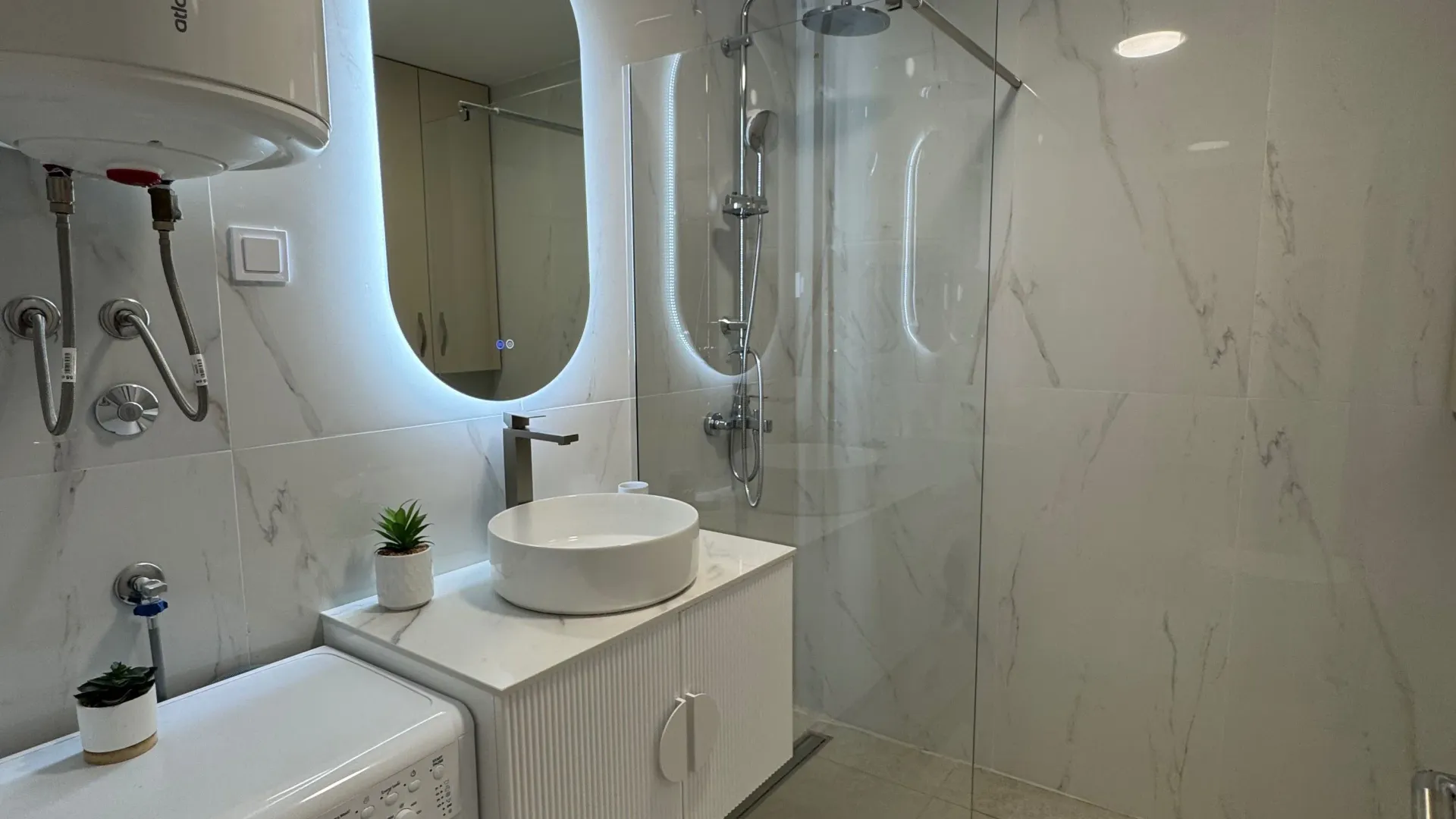 Sale, two bedroom apartment, 74m², Bečići, Budva