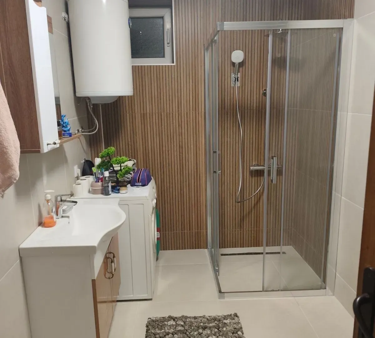 Prodaja, kuća, 280m², Sajlovo, Novi Sad Sve Podlokacije