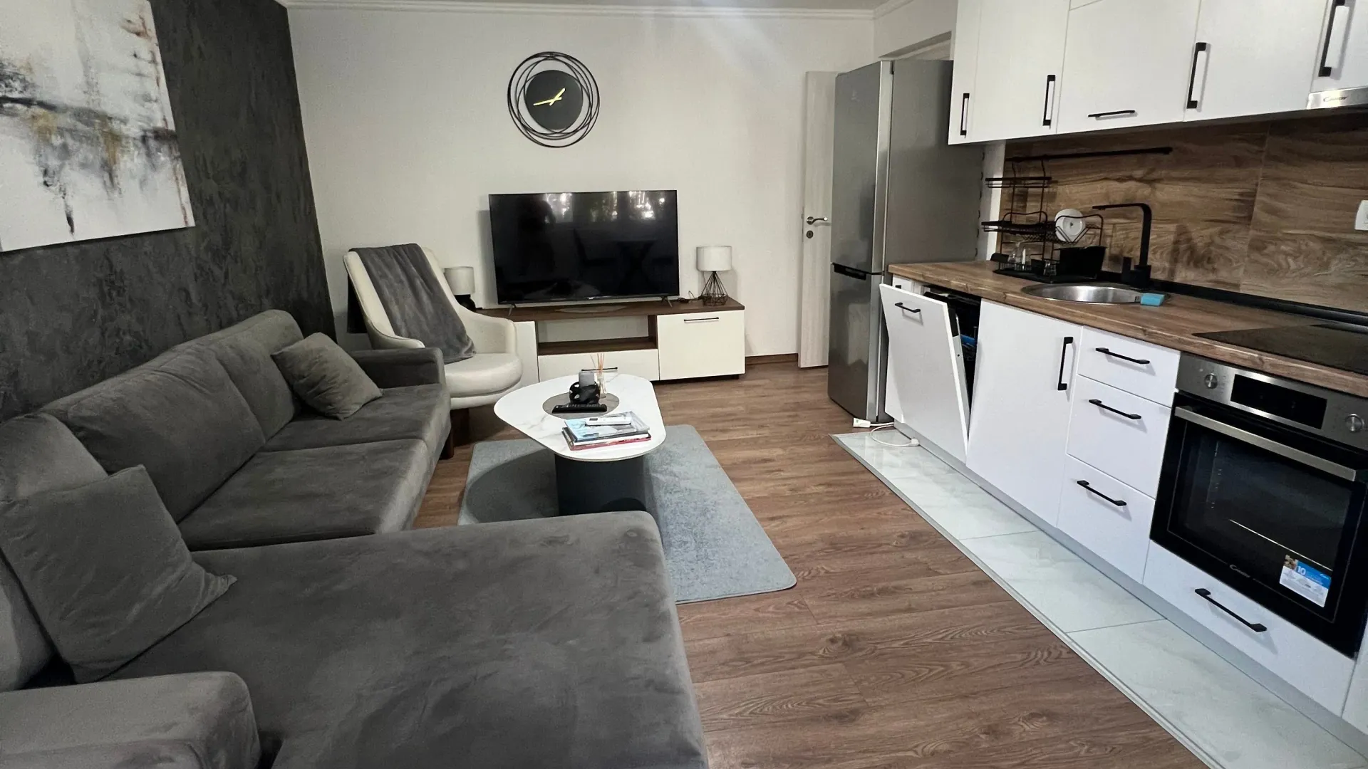 Rent, one bedroom apartment, 52m², Šušanj, Bar