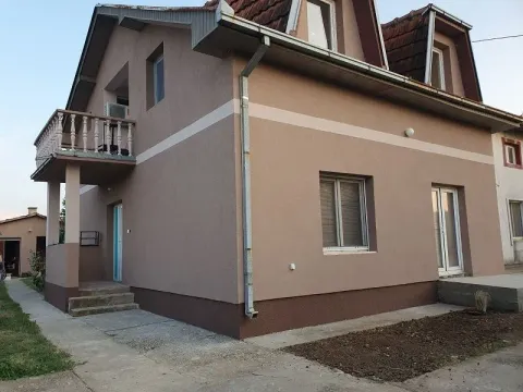 Kuća in Dobanovci