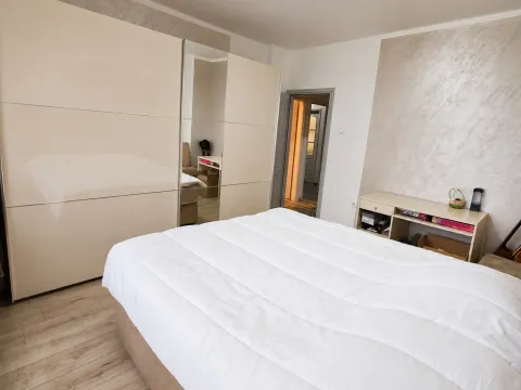 Izdavanje, trosoban stan, 100m², Pejton, Podgorica - image 5