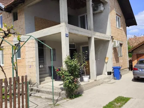 Prodaja, kuća, 280m², Sajlovo, Novi Sad Sve Podlokacije - image 2