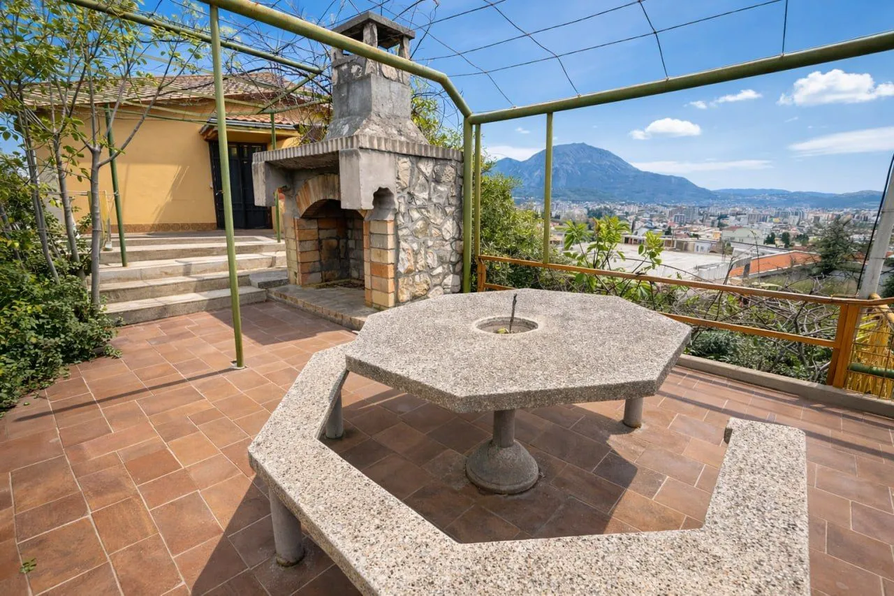 Sale, house, 240m², Šušanj, Bar