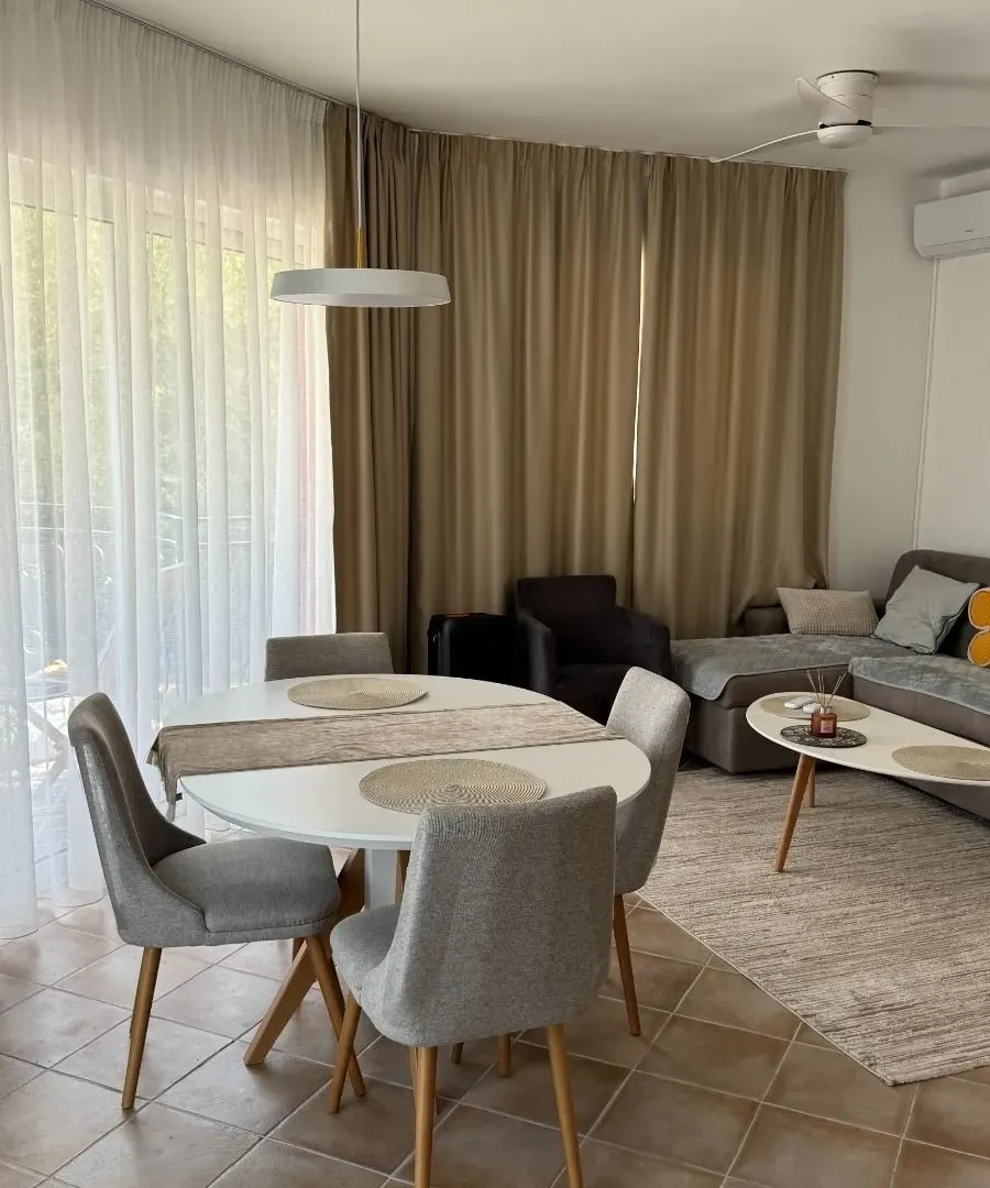 Prodaja, dvosoban stan, 79m², Kotor, Crna Gora