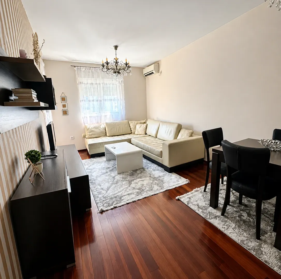 Izdavanje, jednosoban stan, 44m², Stari Aerodrom, Podgorica