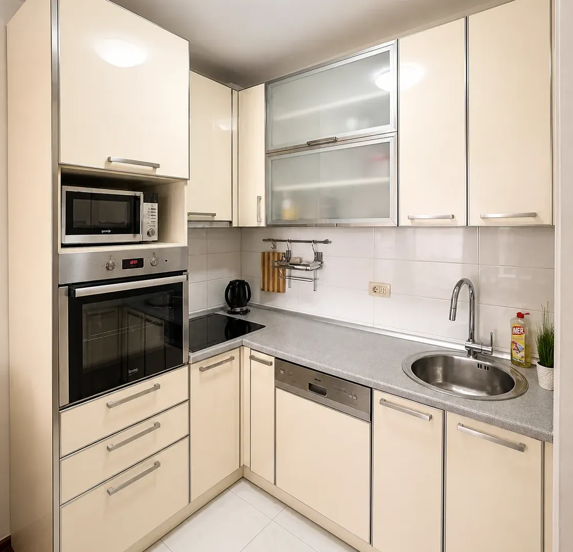 Izdavanje, jednosoban stan, 44m², Stari Aerodrom, Podgorica
