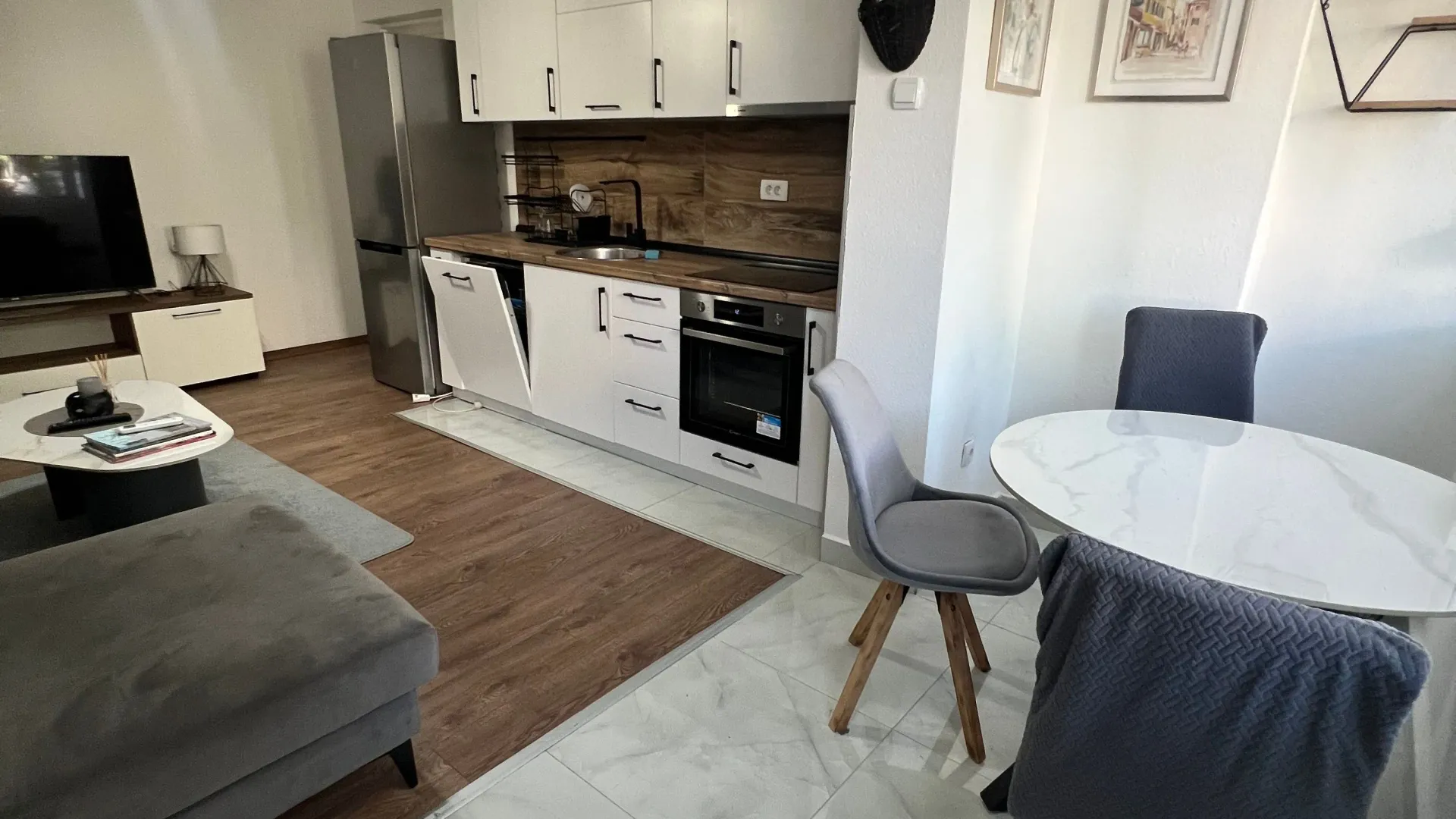 Rent, one bedroom apartment, 52m², Šušanj, Bar