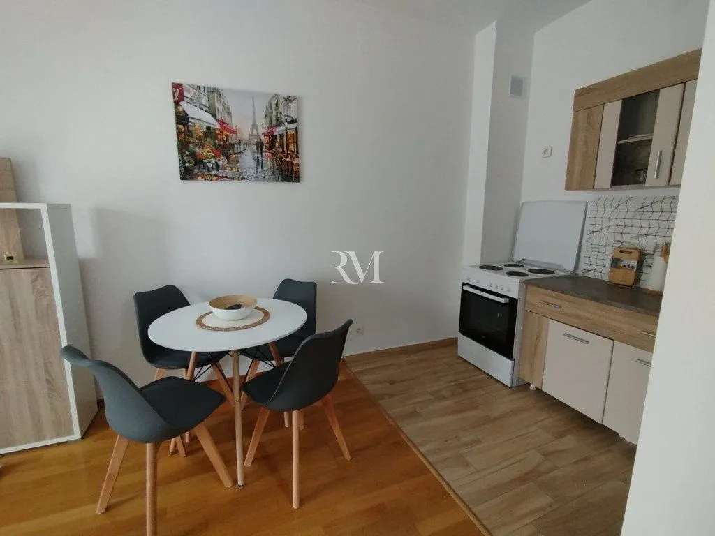 Rent, one bedroom apartment, 56m², Centar, Tivat