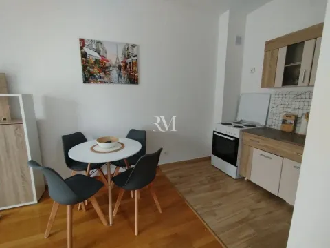 Rent, one bedroom apartment, 56m², Centar, Tivat - image 4