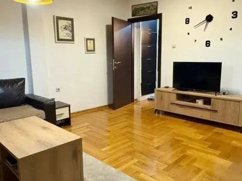 Prodaja, jednosoban stan, 41m², Drač, Podgorica - image 2