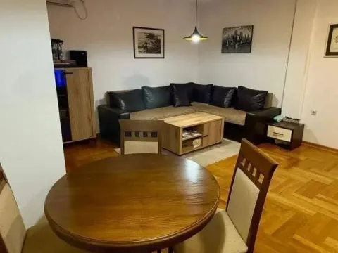 Prodaja, jednosoban stan, 41m², Drač, Podgorica - image 1