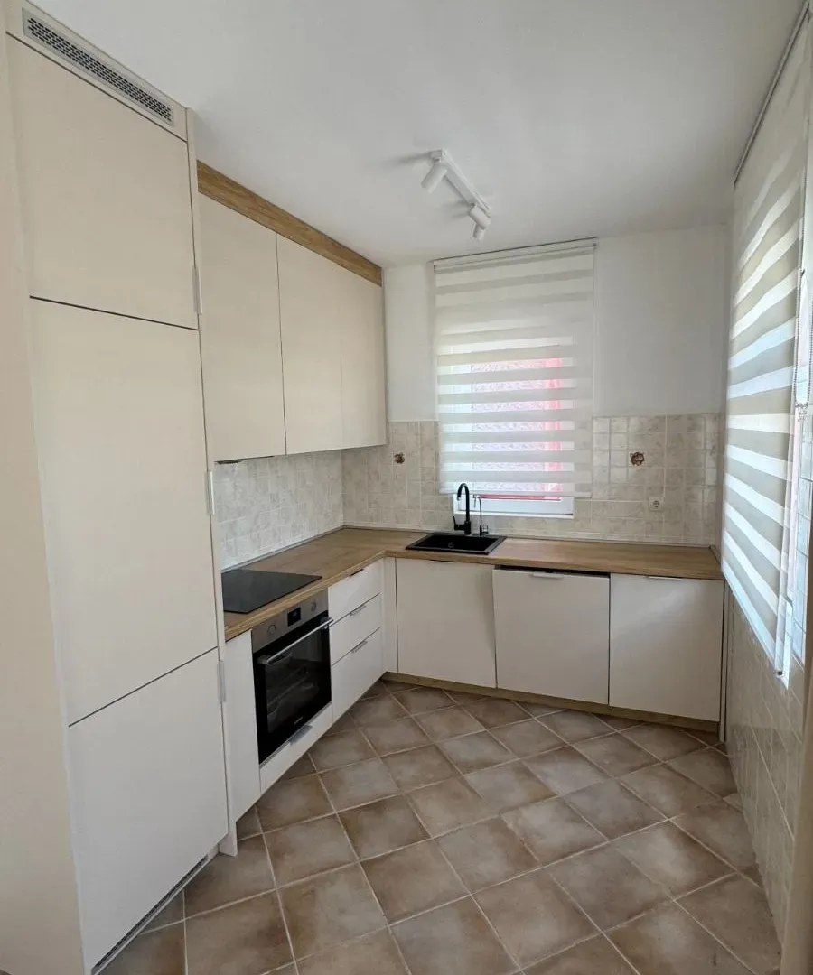 Prodaja, dvosoban stan, 79m², Kotor, Crna Gora