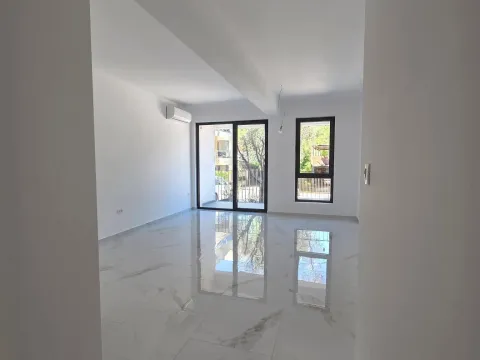 Prodaja, garsonjera, 32m², Radanovići, Kotor - image 4