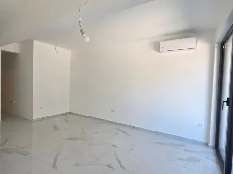 Prodaja, garsonjera, 32m², Radanovići, Kotor - image 3