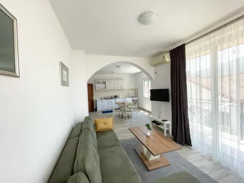 Rent, two bedroom apartment, 88m², Đenovići, Herceg Novi - image 9