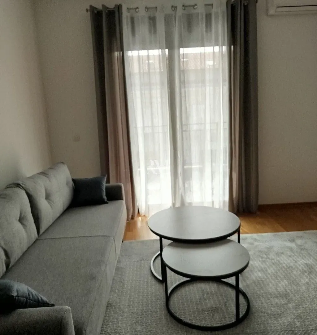 Rent, one bedroom apartment, 56m², Centar, Tivat