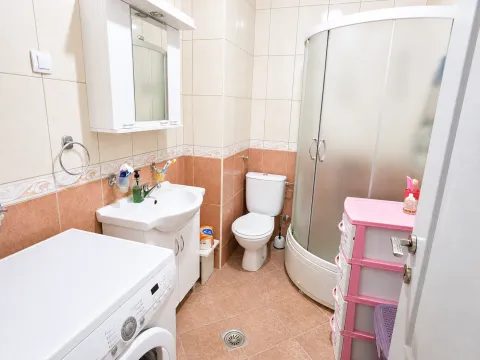 Izdavanje, trosoban stan, 100m², Pejton, Podgorica - image 12