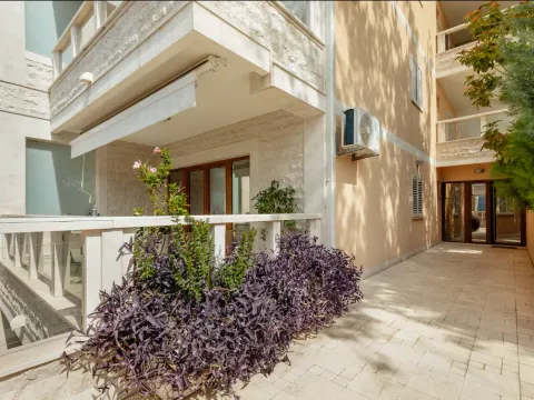 Prodaja, dvosoban stan, 106m², Donja Lastva, Tivat - image 11