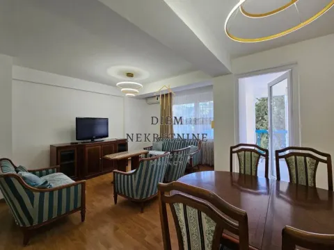 Izdavanje, trosoban stan, 110m², Centar, Bar - image 4