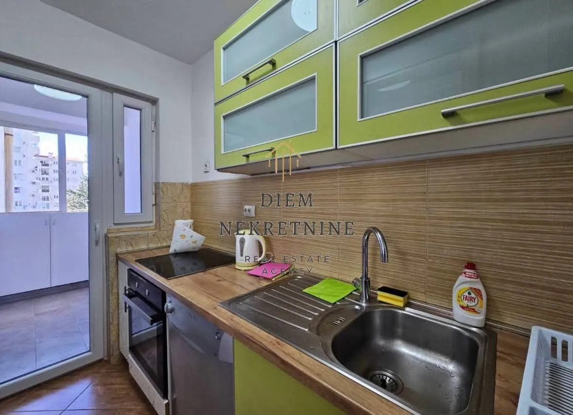 Rent, three bedroom apartment, 110m², Centar, Bar