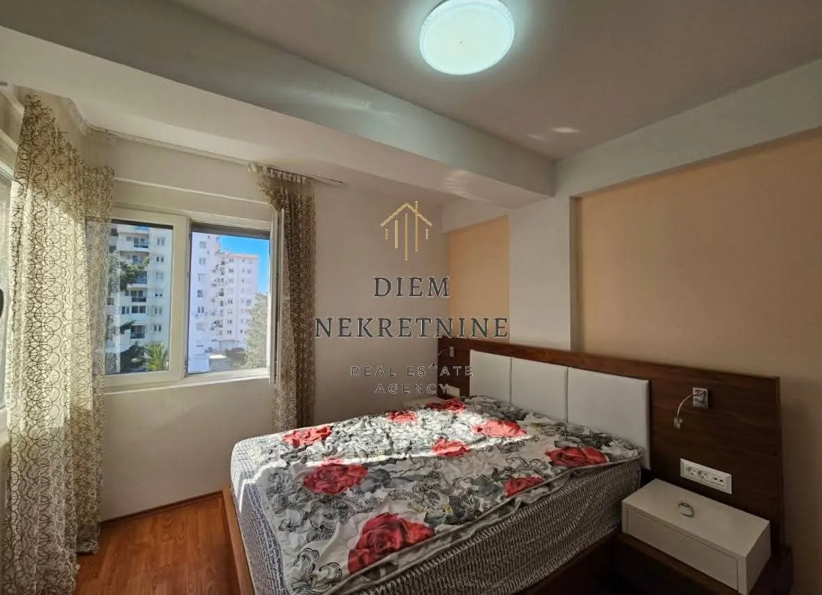 Rent, three bedroom apartment, 110m², Centar, Bar
