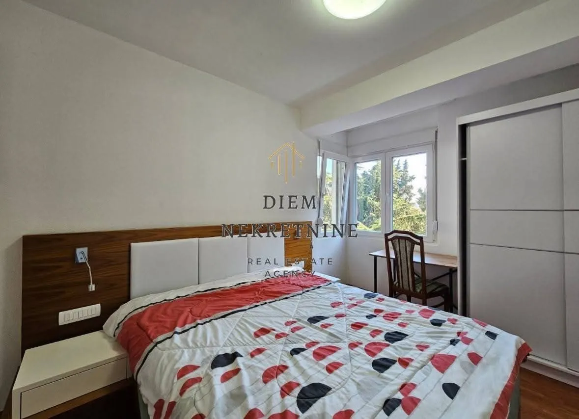 Rent, three bedroom apartment, 110m², Centar, Bar