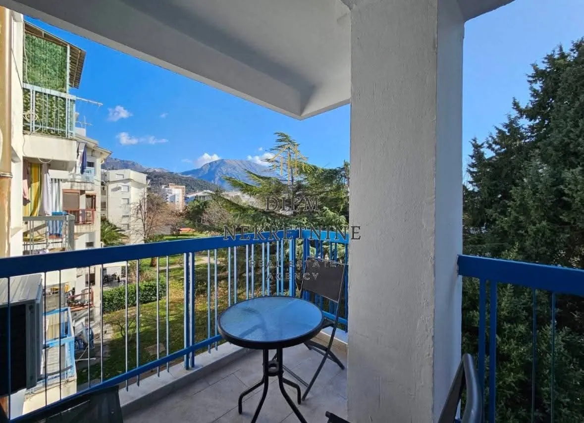 Rent, three bedroom apartment, 110m², Centar, Bar