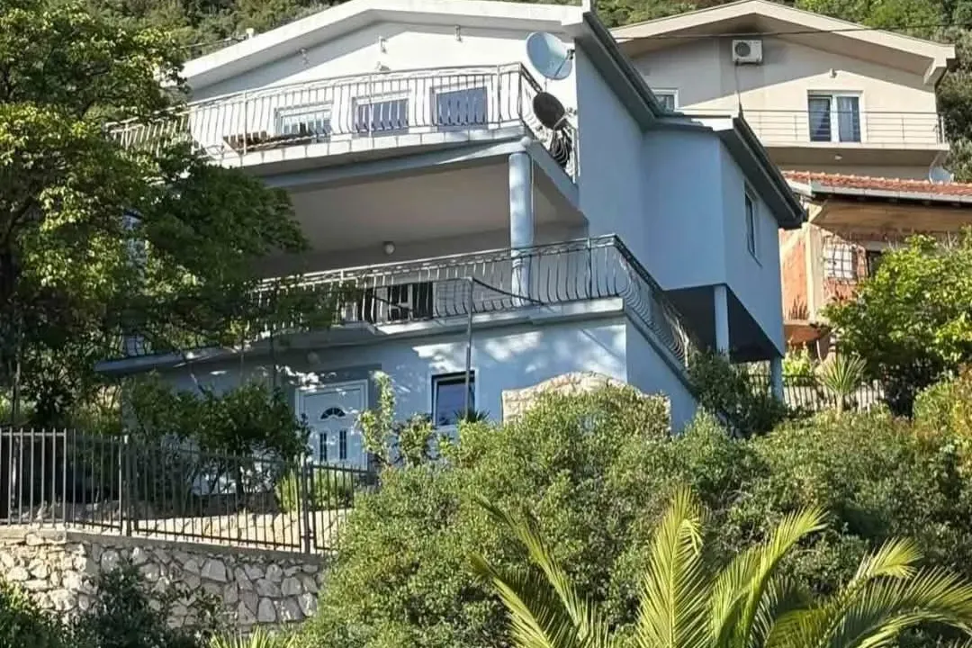 Rent, house, 180m², Dobra Voda, Budva