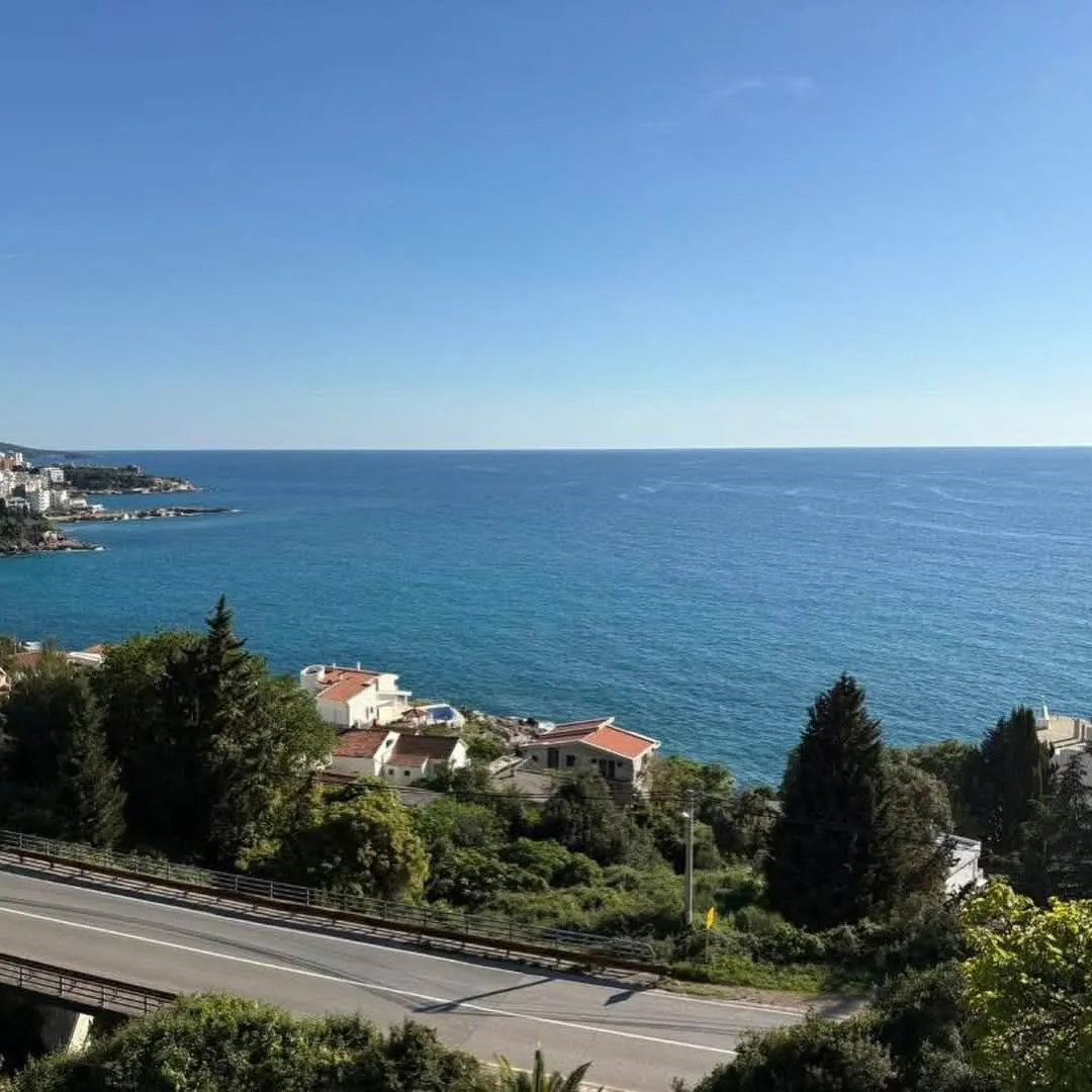 Izdavanje, kuća, 180m², Dobra Voda, Budva