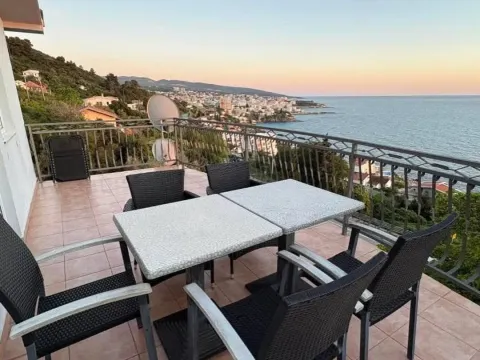 Izdavanje, kuća, 180m², Dobra Voda, Budva - image 3