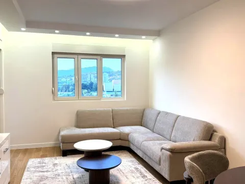 Izdavanje, dvosoban stan, 68m², Central Point, Podgorica - image 1