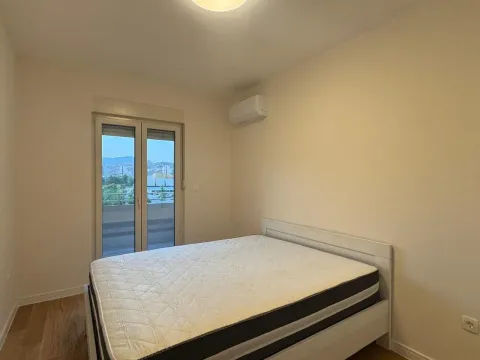 Izdavanje, dvosoban stan, 68m², Central Point, Podgorica - image 10