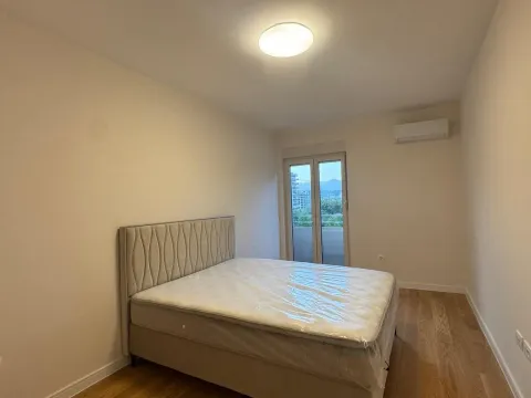 Izdavanje, dvosoban stan, 68m², Central Point, Podgorica - image 11