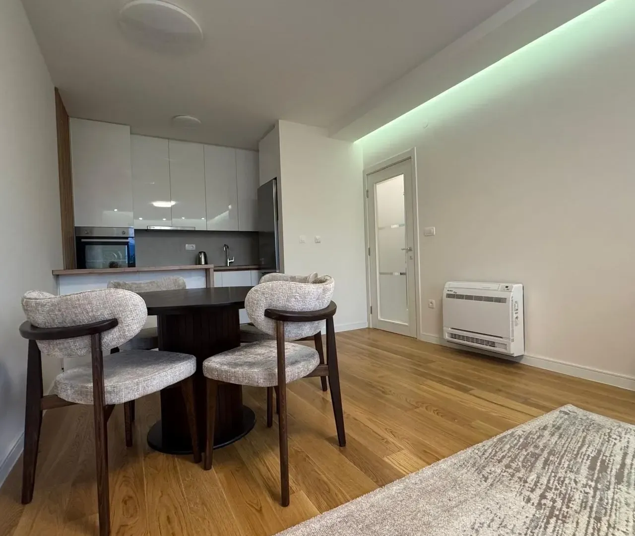 Rent, two bedroom apartment, 72m², Central Point, Podgorica