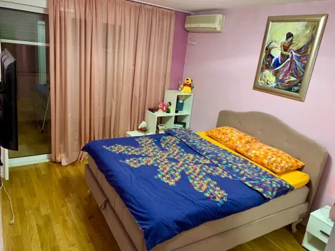 Izdavanje, stan, 86m², Centar, Budva - image 3