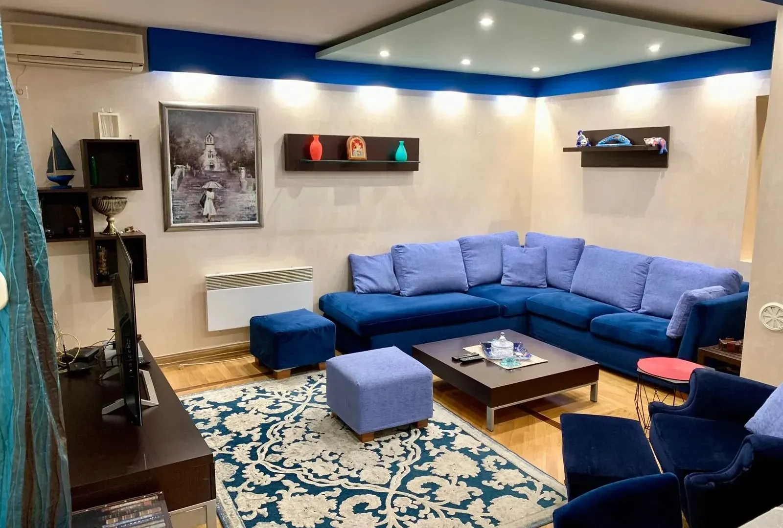 Izdavanje, stan, 86m², Centar, Budva