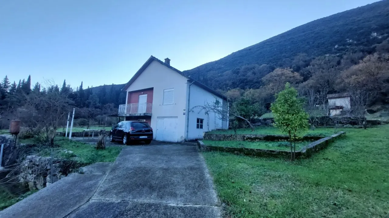 Prodaja, kuća, 100m², Sutorina, Herceg Novi
