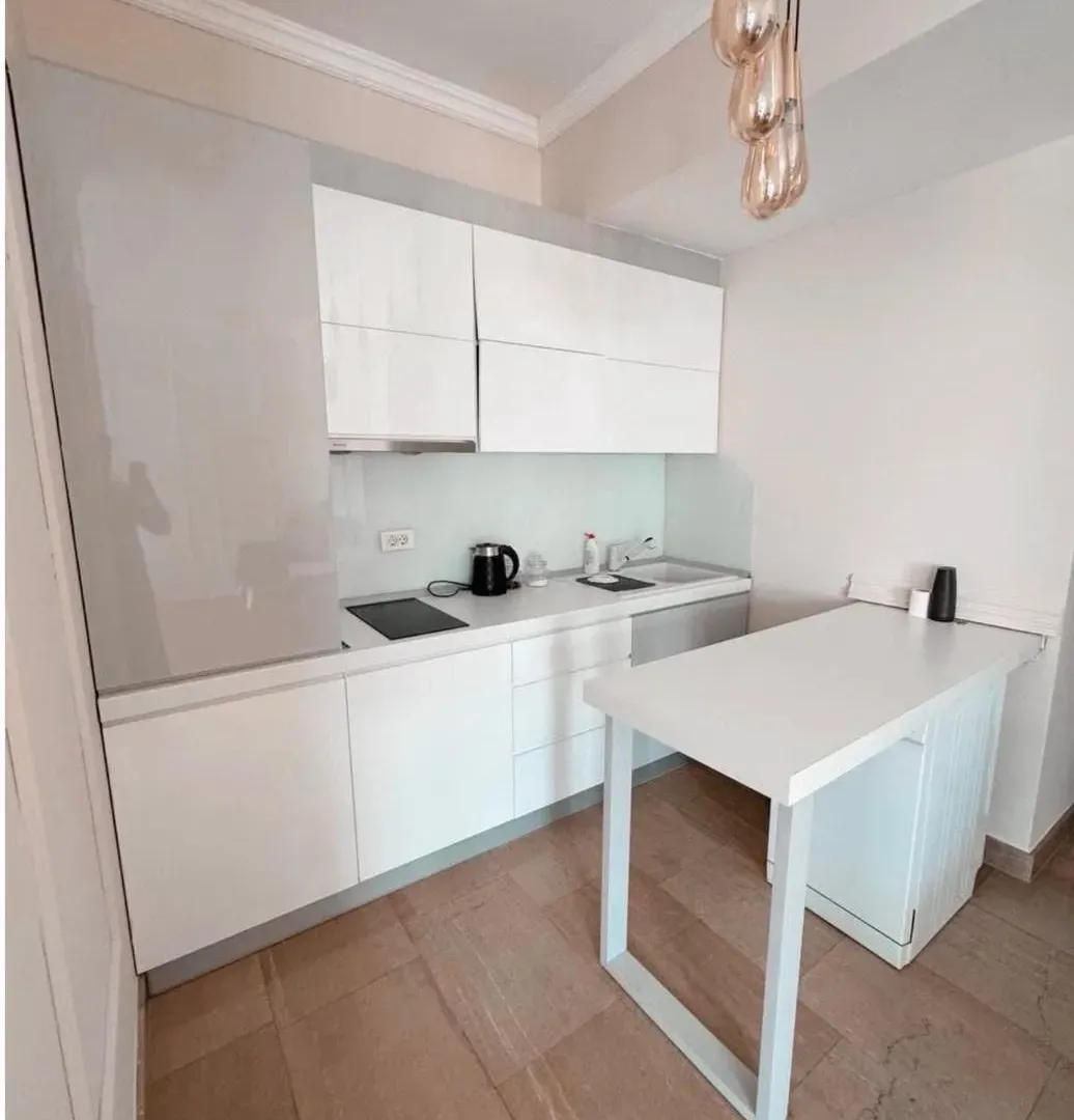 Rent, two bedroom apartment, 105m², Tre Canne, Budva