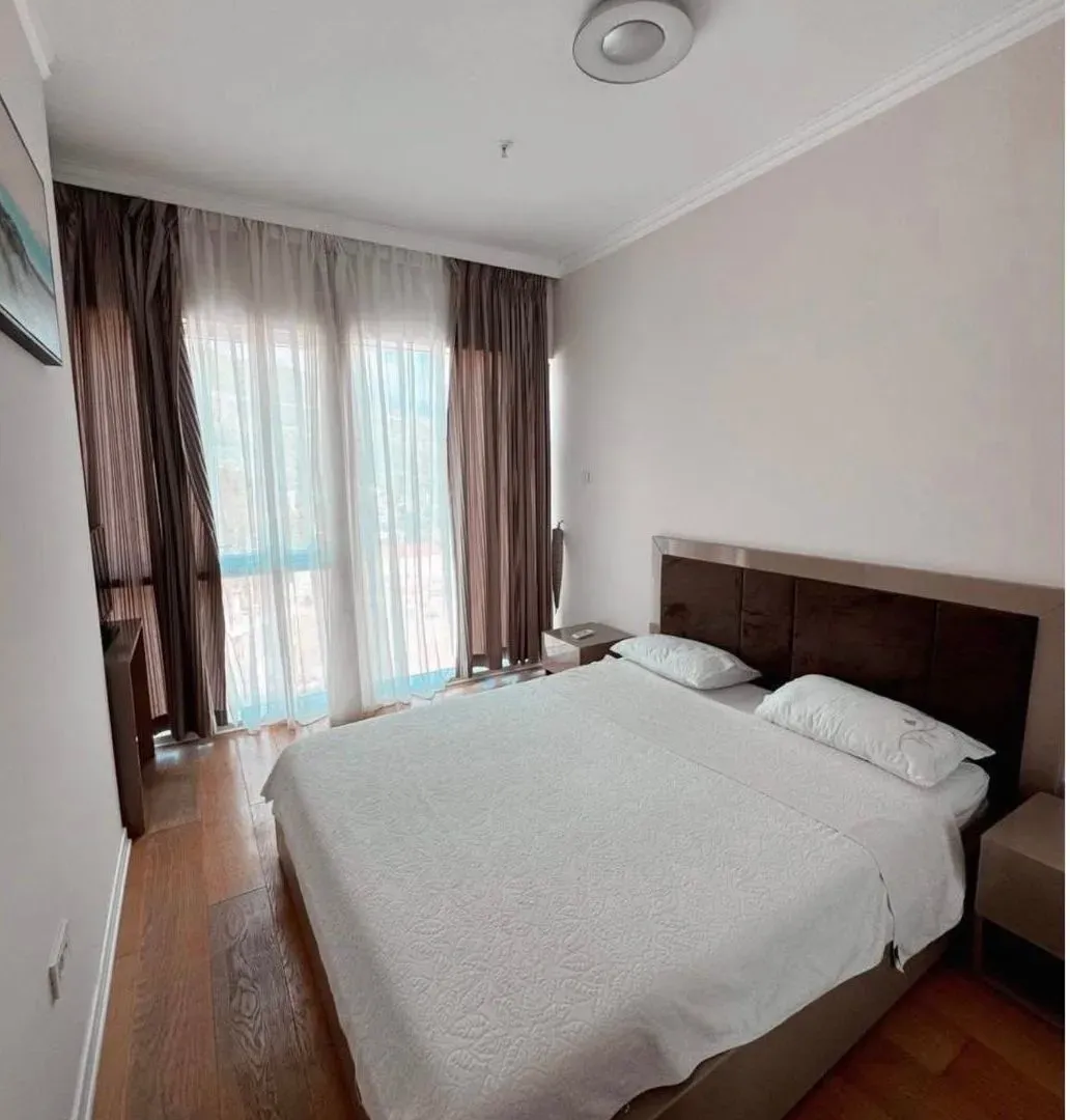 Rent, two bedroom apartment, 105m², Tre Canne, Budva