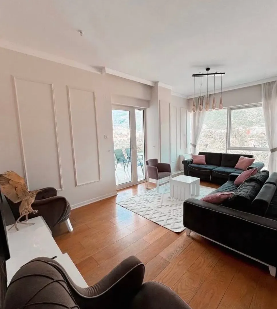 Rent, two bedroom apartment, 105m², Tre Canne, Budva