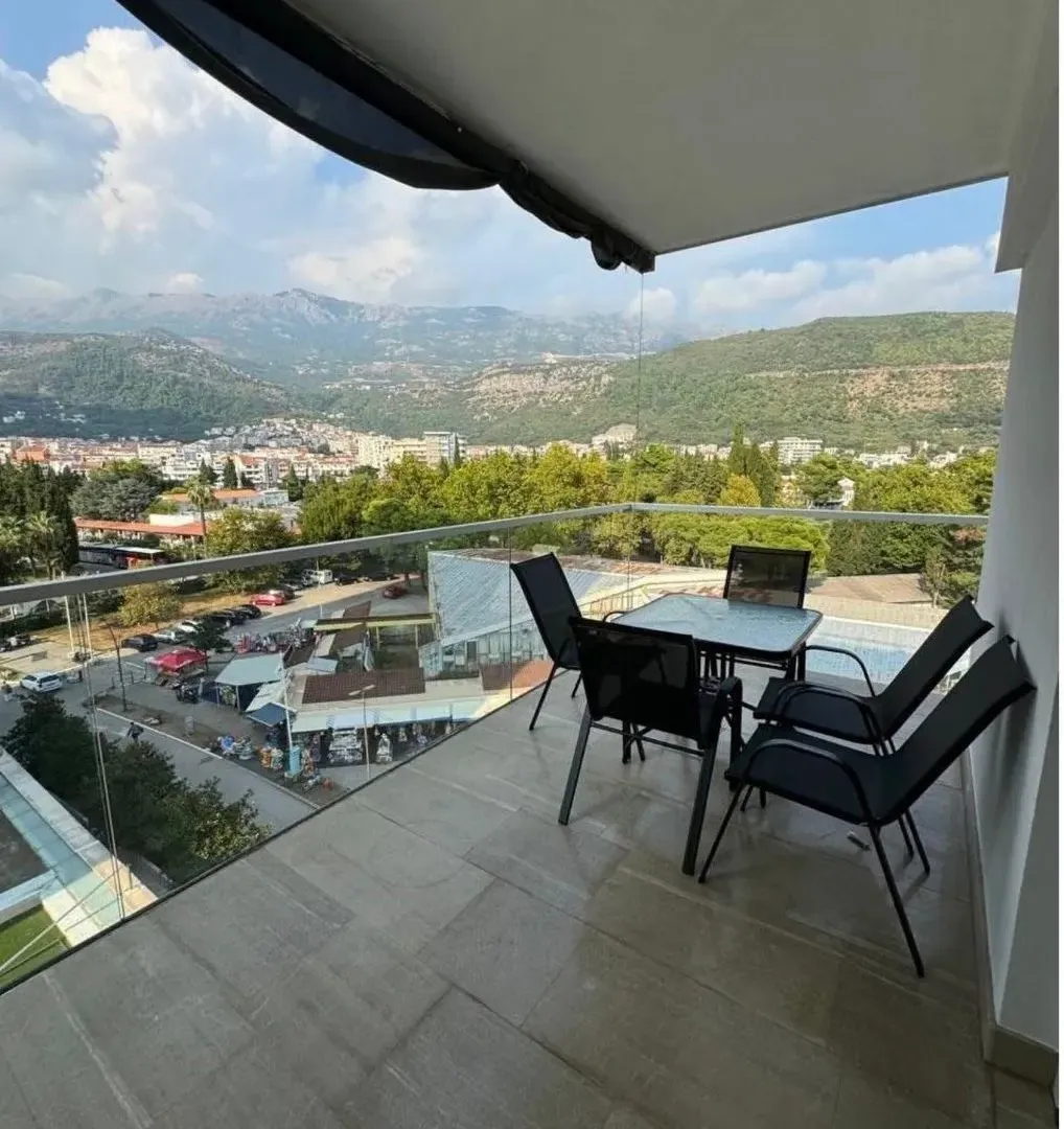Rent, two bedroom apartment, 105m², Tre Canne, Budva