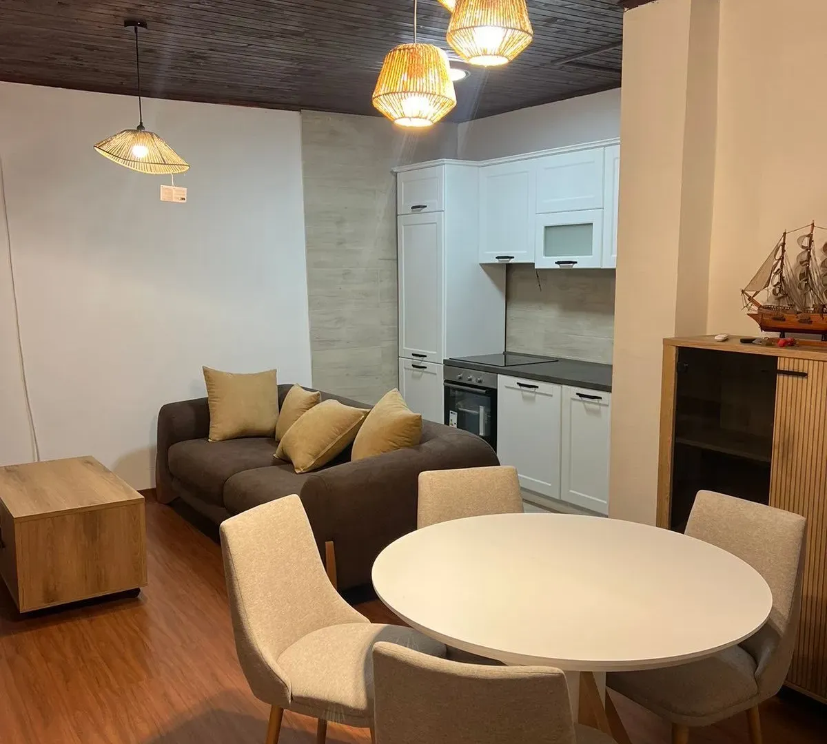 Izdavanje, kuća, 60m², Rogami, Podgorica