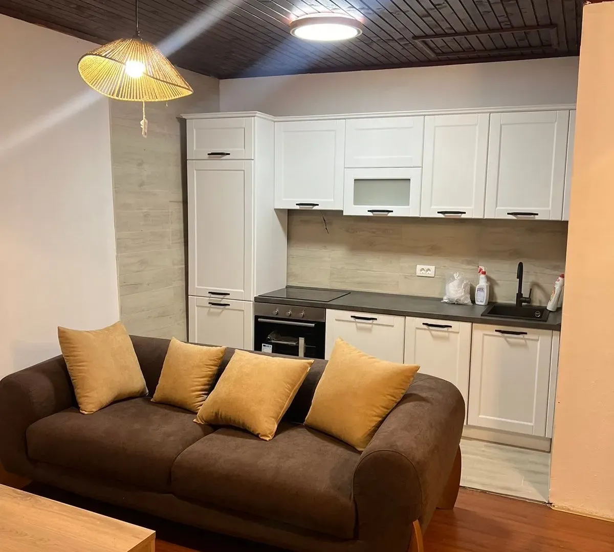 Izdavanje, kuća, 60m², Rogami, Podgorica