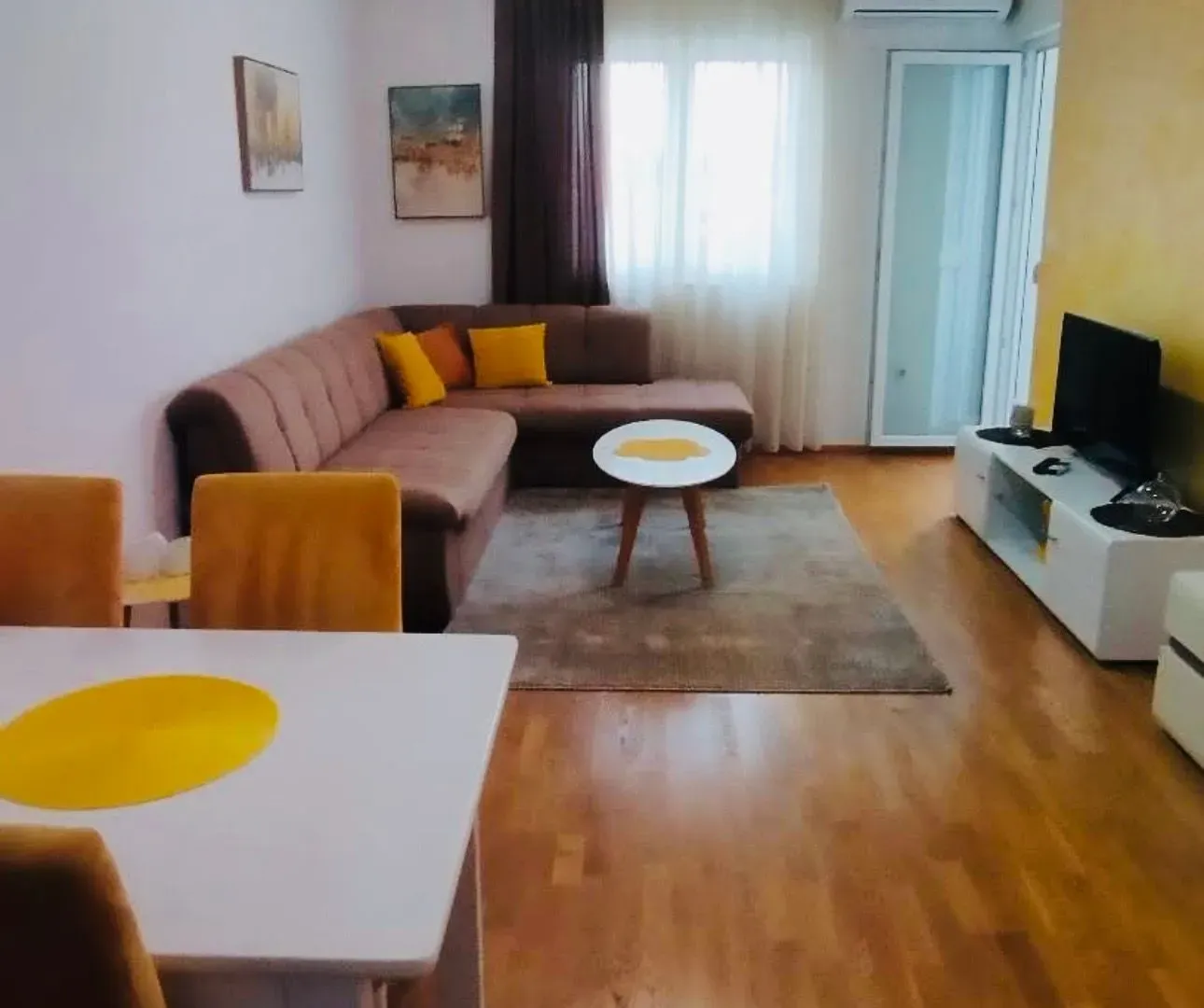Izdavanje, jednosoban stan, 46m², Stari Aerodrom, Podgorica