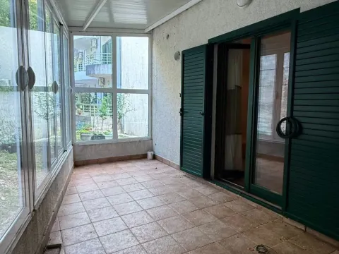 Sale, four bedroom apartment, 142m², Risan, Kotor - image 4