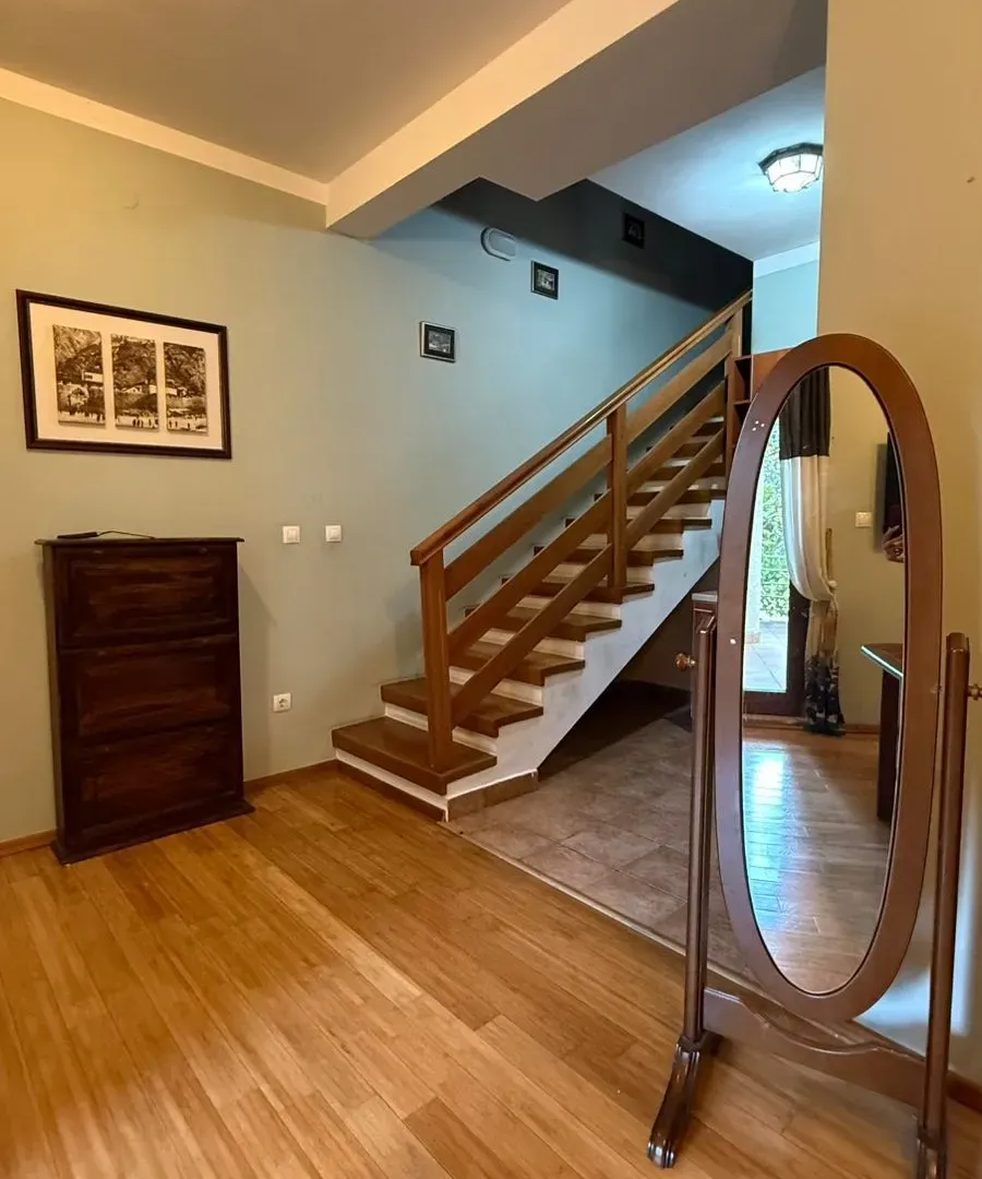 Sale, four bedroom apartment, 142m², Risan, Kotor